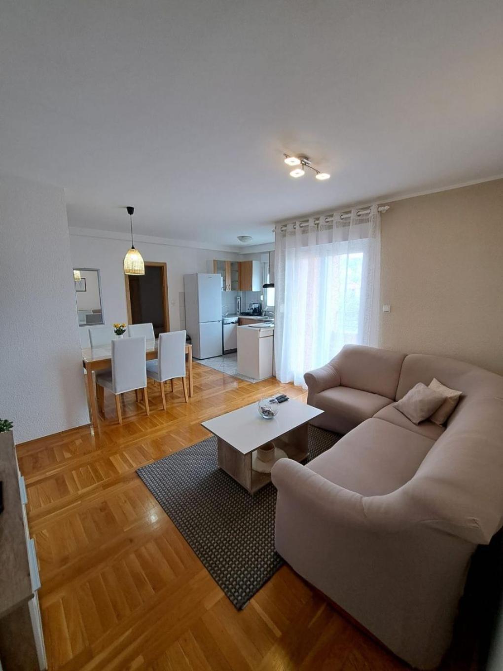Apartment Slava - Close To The Mall Σπλιτ Εξωτερικό φωτογραφία