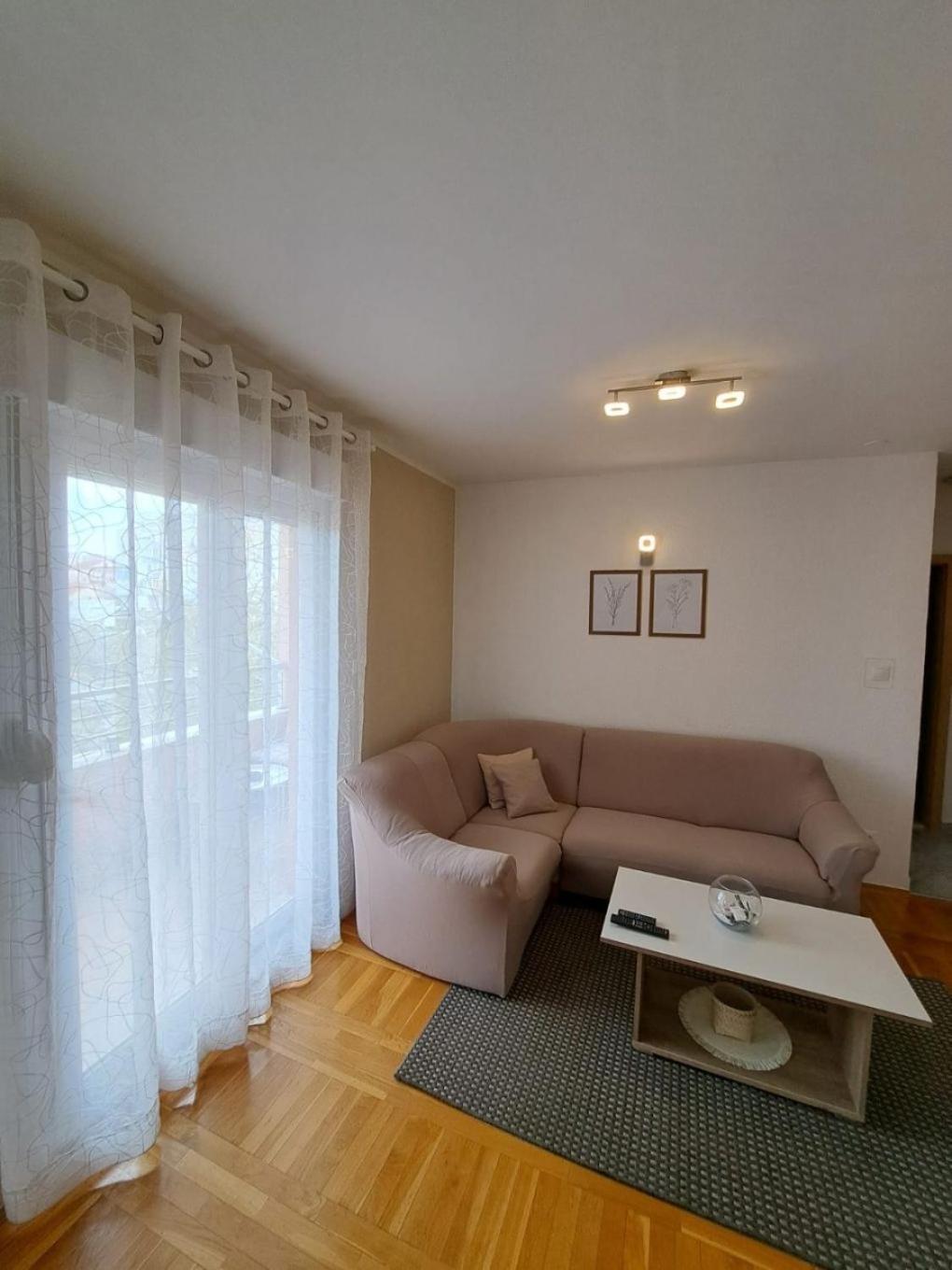 Apartment Slava - Close To The Mall Σπλιτ Εξωτερικό φωτογραφία